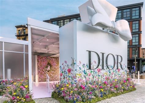 dior garden pop up|Dior millefiori garden pop up.